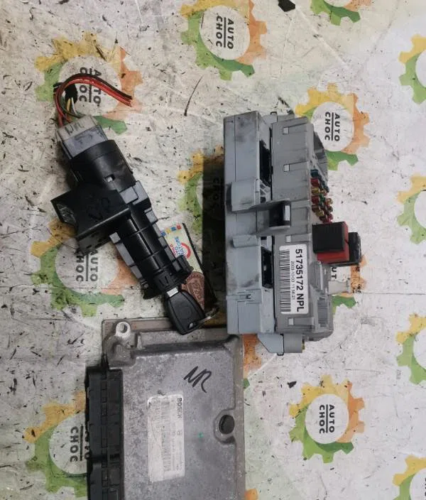 Calculateur moteur FIAT DOBLO 1 PHASE 1 occasion — photo 2
