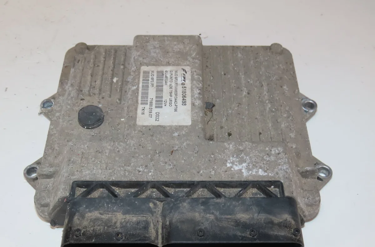 Calculateur moteur Fiat GRANDE PUNTO (199_) 1.3 d multijet (2008) occasion