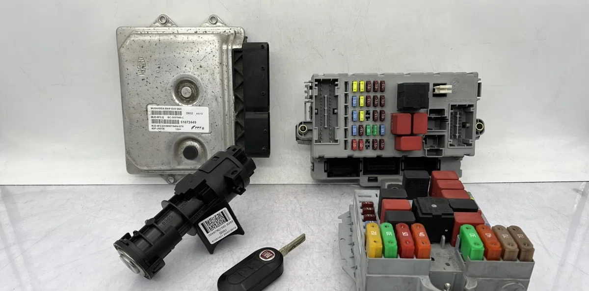 Calculateur moteur FIAT IDEA PHASE 2 occasion — photo 2