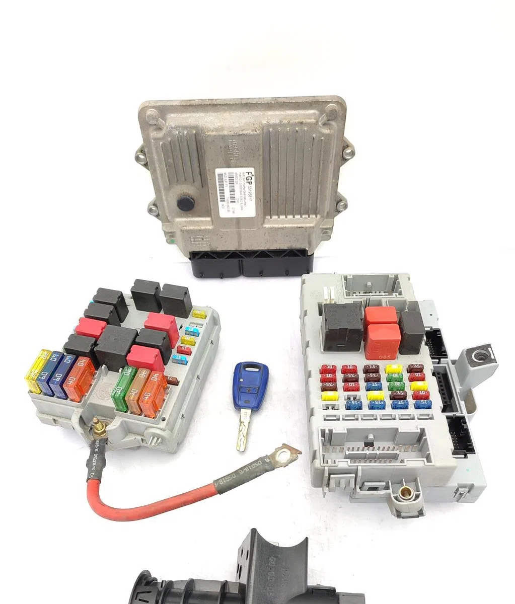Calculateur moteur FIAT PUNTO 2 PHASE 2 occasion — photo 2