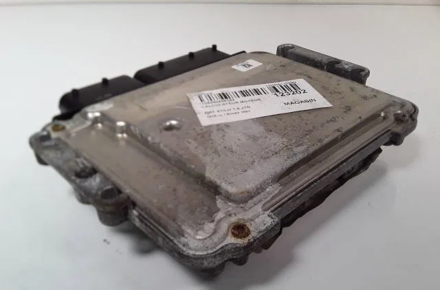Calculateur moteur Fiat STILO Multi Wagon (192_) 1.9 d multijet (2005-2008) occasion — photo 2
