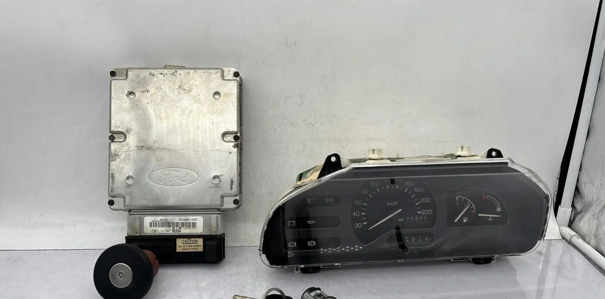 Calculateur moteur FORD FIESTA 3 PHASE 1 occasion — photo 2