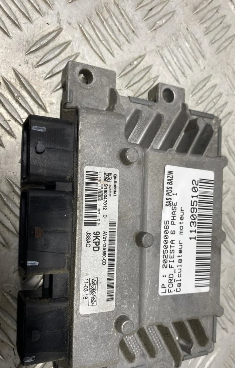 Calculateur moteur FORD FIESTA 6 PHASE 1 occasion — photo 2