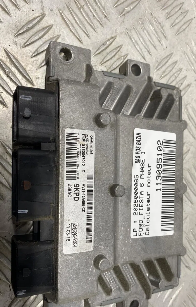 Calculateur moteur FORD FIESTA 6 PHASE 1 occasion — photo 3