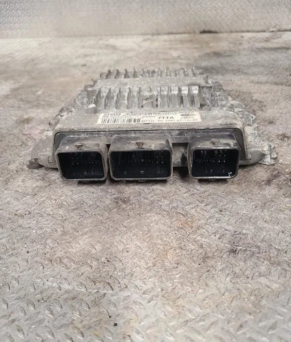 Calculateur moteur Ford FIESTA V (JH_, JD_) 1.4 tdci (2001-2008) 5 portes occasion — photo 2