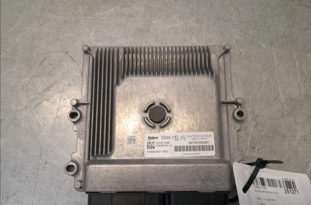 Calculateur moteur Ford FOCUS III 1.0 ecoboost (2012-2017) occasion — photo 2