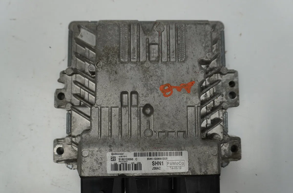 Calculateur moteur Ford FOCUS III 1.6 tdci (2010-2017) occasion — photo 2