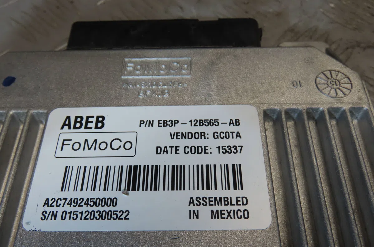 Calculateur moteur FORD RANGER occasion — photo 2