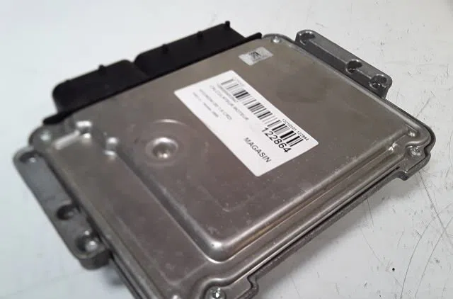 Calculateur moteur Hyundai I30 (FD) 1.6 crdi (2007-2011) occasion — photo 2