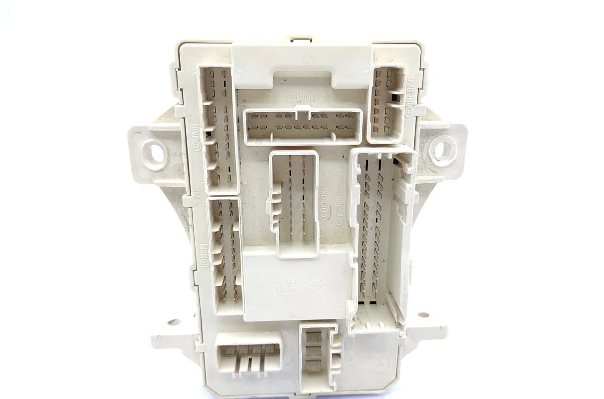 Calculateur moteur KIA CEE-D 1 SPORT WAGON PHASE 2 BREAK occasion — photo 4