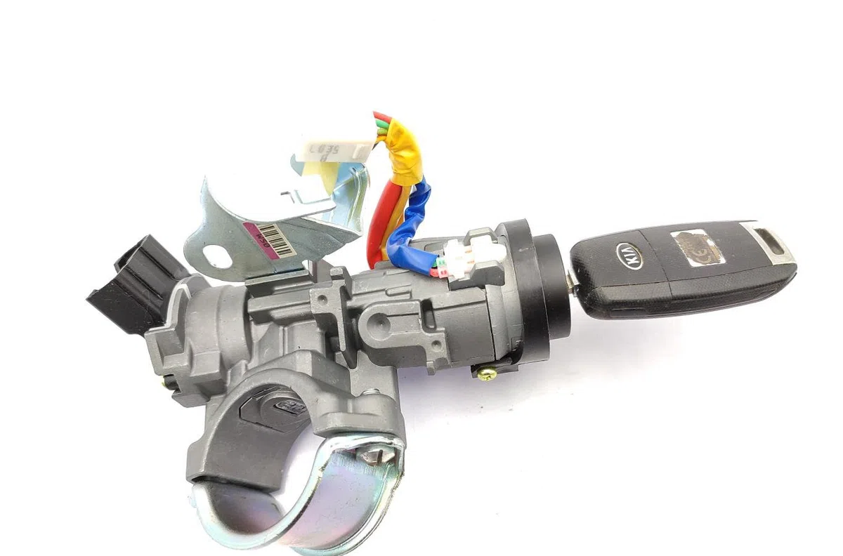 Calculateur moteur KIA RIO 3 PHASE 2 occasion — photo 2
