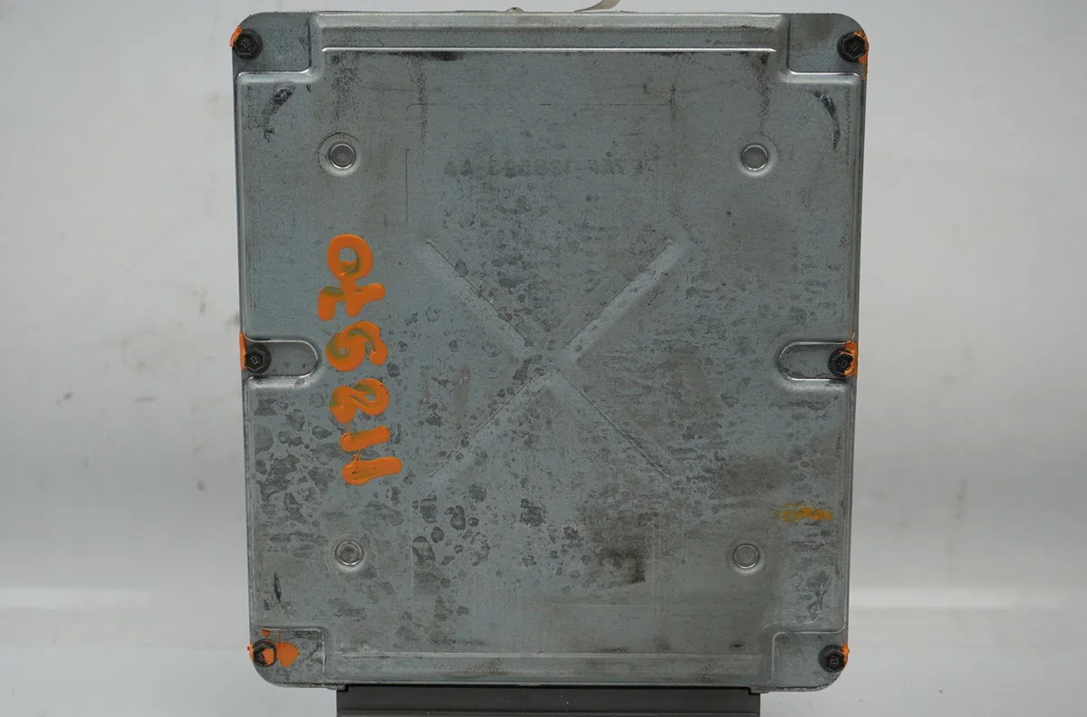 Calculateur moteur Mazda 626 V Hatchback (GF) 1.8 (gf8p) (1997-1999) occasion — photo 2