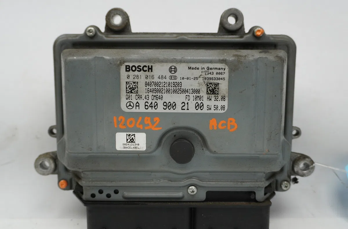 Calculateur moteur Mercedes-benz CLASSE B Sports Tourer (W245) B 180 cdi (245.207) (2005-2011) 5 portes occasion — photo 2