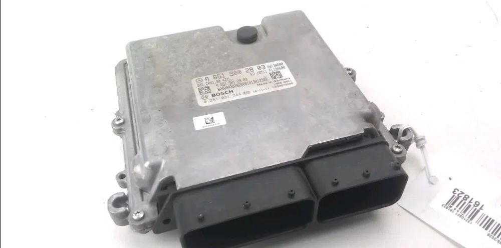 Calculateur moteur Mercedes-benz VITO Camionnette (W447) 116 cdi (447.601, 447.603, 447.605) (2014) occasion — photo 4