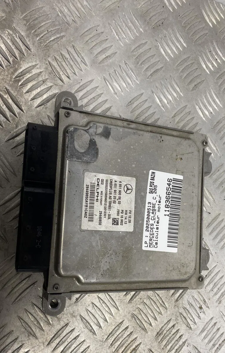 Calculateur moteur MERCEDES CLASSE C 205 PHASE 1 COUPE occasion — photo 4