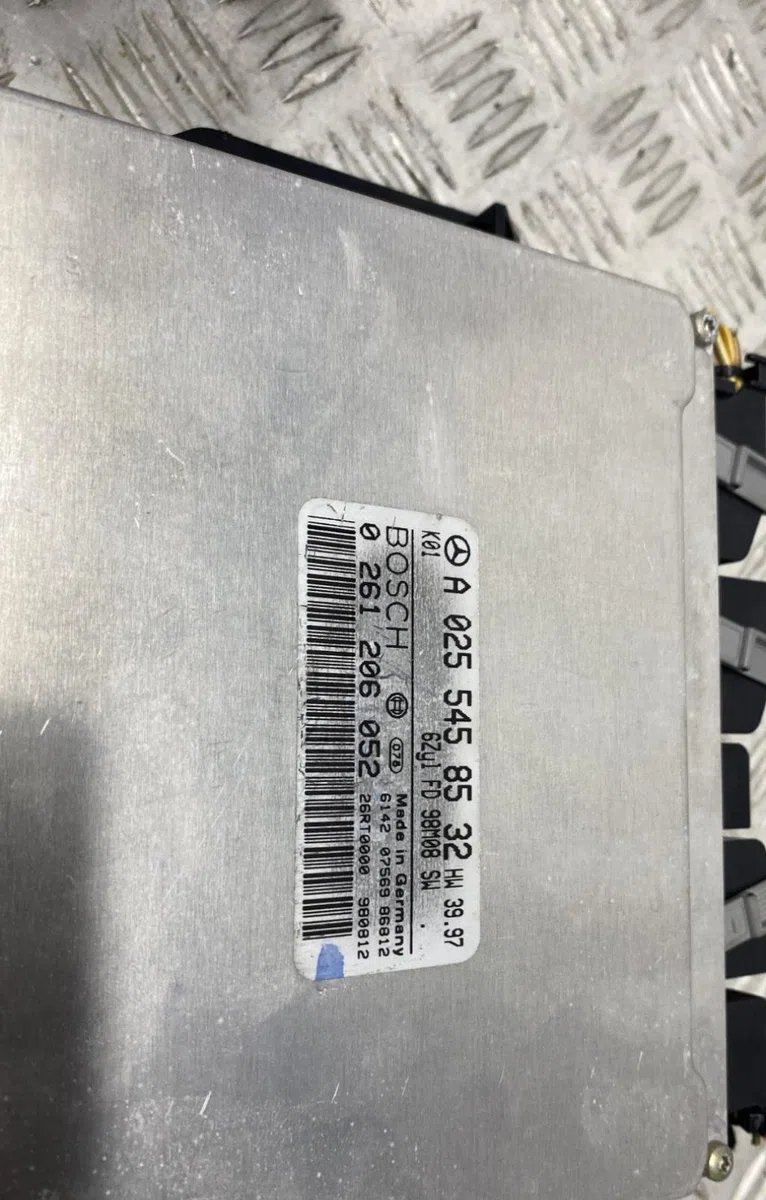 Calculateur moteur MERCEDES CLASSE CLK 208 PHASE 1 COUPE occasion