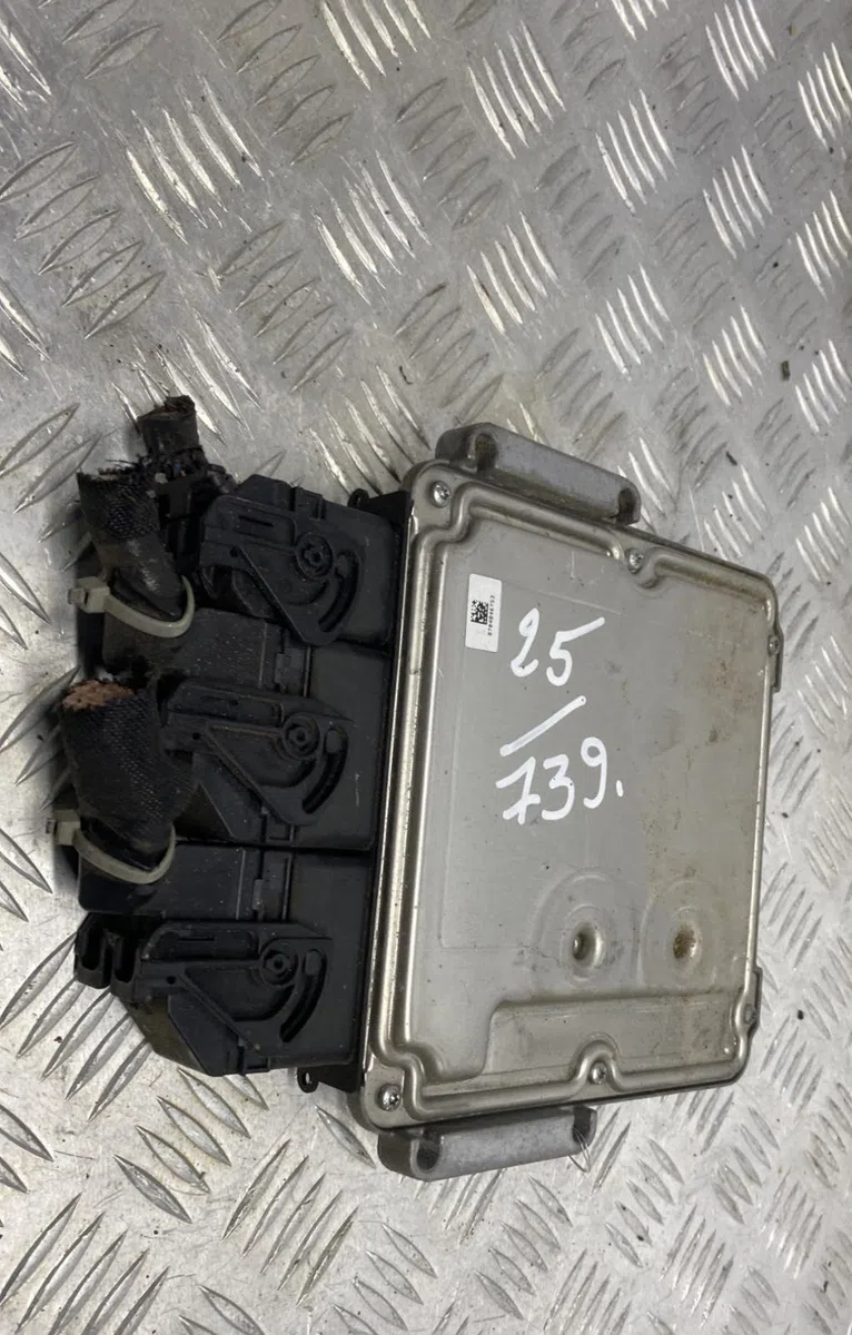 Calculateur moteur NISSAN QASHQAI 1 PHASE 2 occasion — photo 4