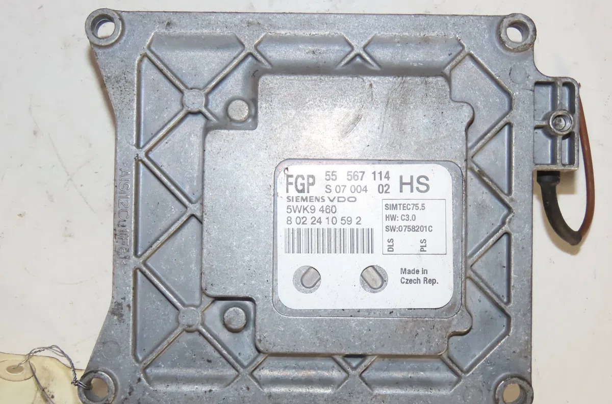 Calculateur moteur Opel ASTRA H TwinTop (A04) 1.6 (l67) (2006-2010) occasion — photo 2