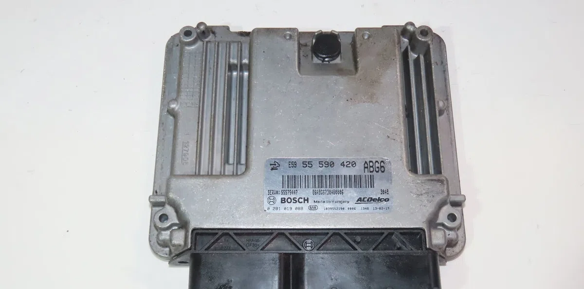 Calculateur moteur Opel ASTRA J GTC 2.0 cdti (08) (2011-2015) occasion — photo 2