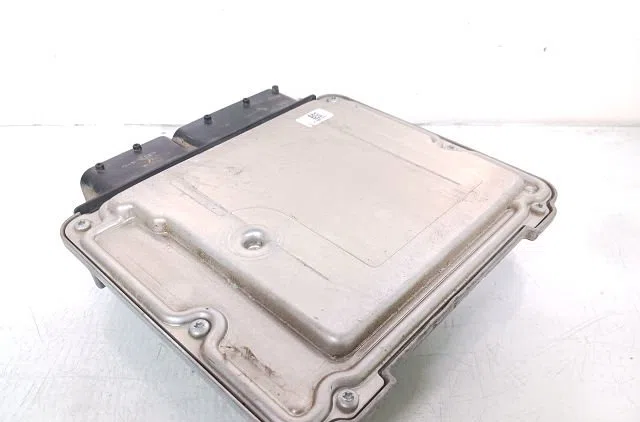 Calculateur moteur Opel ASTRA J Sports Tourer (P10) 2.0 cdti (35) (2010-2015) occasion — photo 2