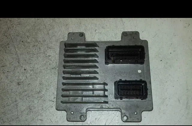 Calculateur moteur Opel CORSA D (S07) 1.0 (l08, l68) (2009-2014) 3 portes occasion — photo 4