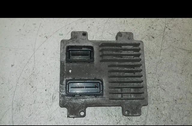 Calculateur moteur Opel CORSA E (X15) 1.4 (08, 68) (2014) occasion