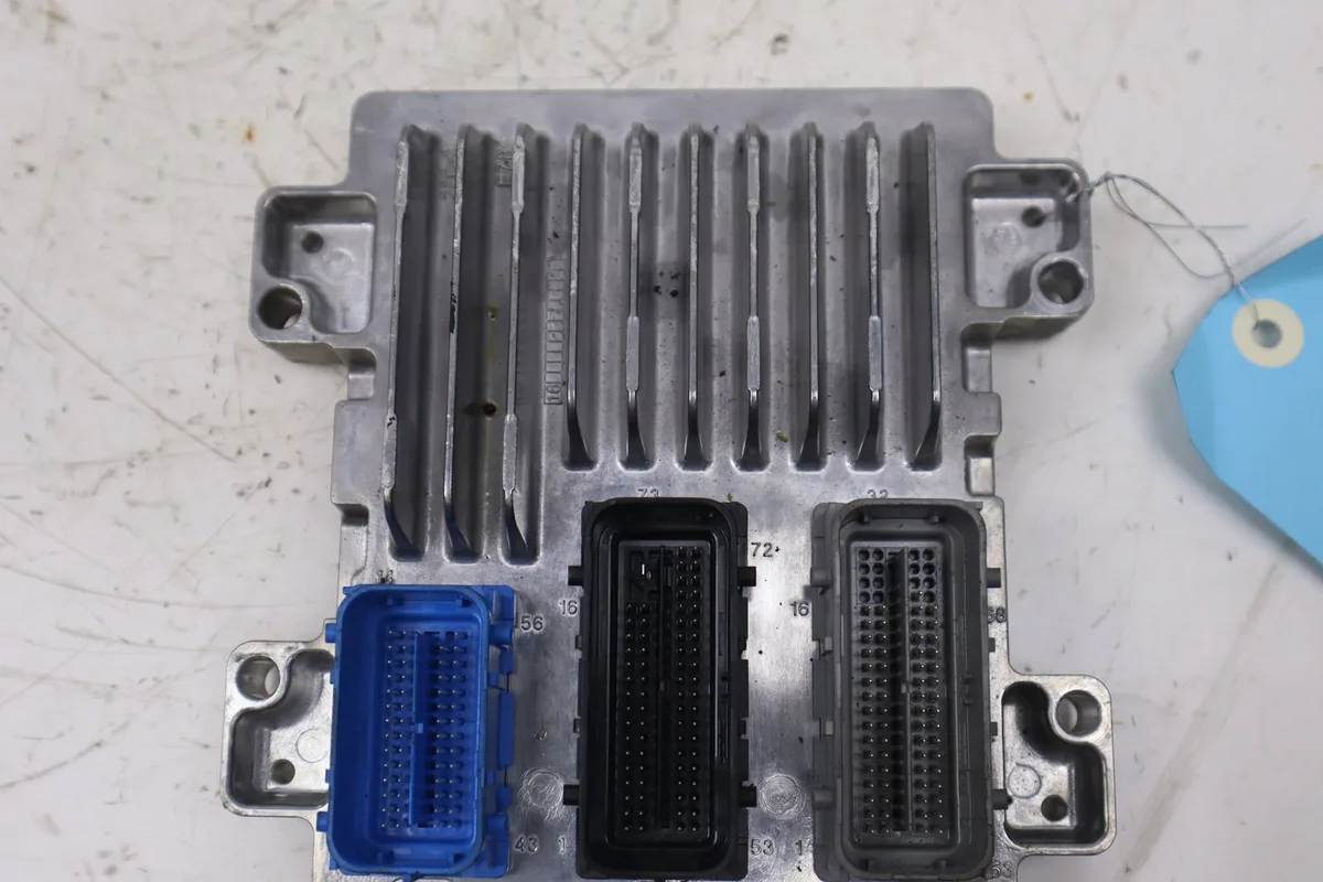 Calculateur moteur Opel MERIVA B Monospace (S10) 1.4 (75) (2010-2017) occasion