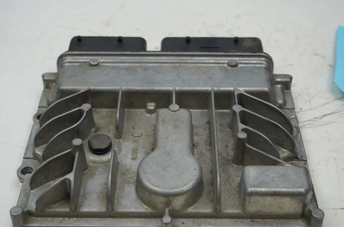 Calculateur moteur Opel MERIVA B Monospace (S10) 1.7 cdti (75) (2010-2017) occasion — photo 4