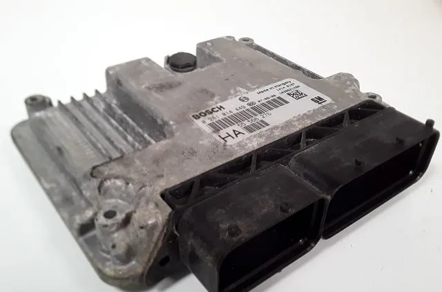 Calculateur moteur Opel VECTRA C GTS (Z02) 1.9 cdti (f68) (2004-2009) occasion