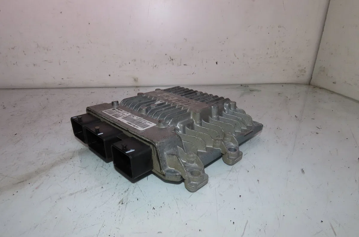 Calculateur moteur Peugeot 1007 (KM_) 1.4 hdi (2005) occasion — photo 2