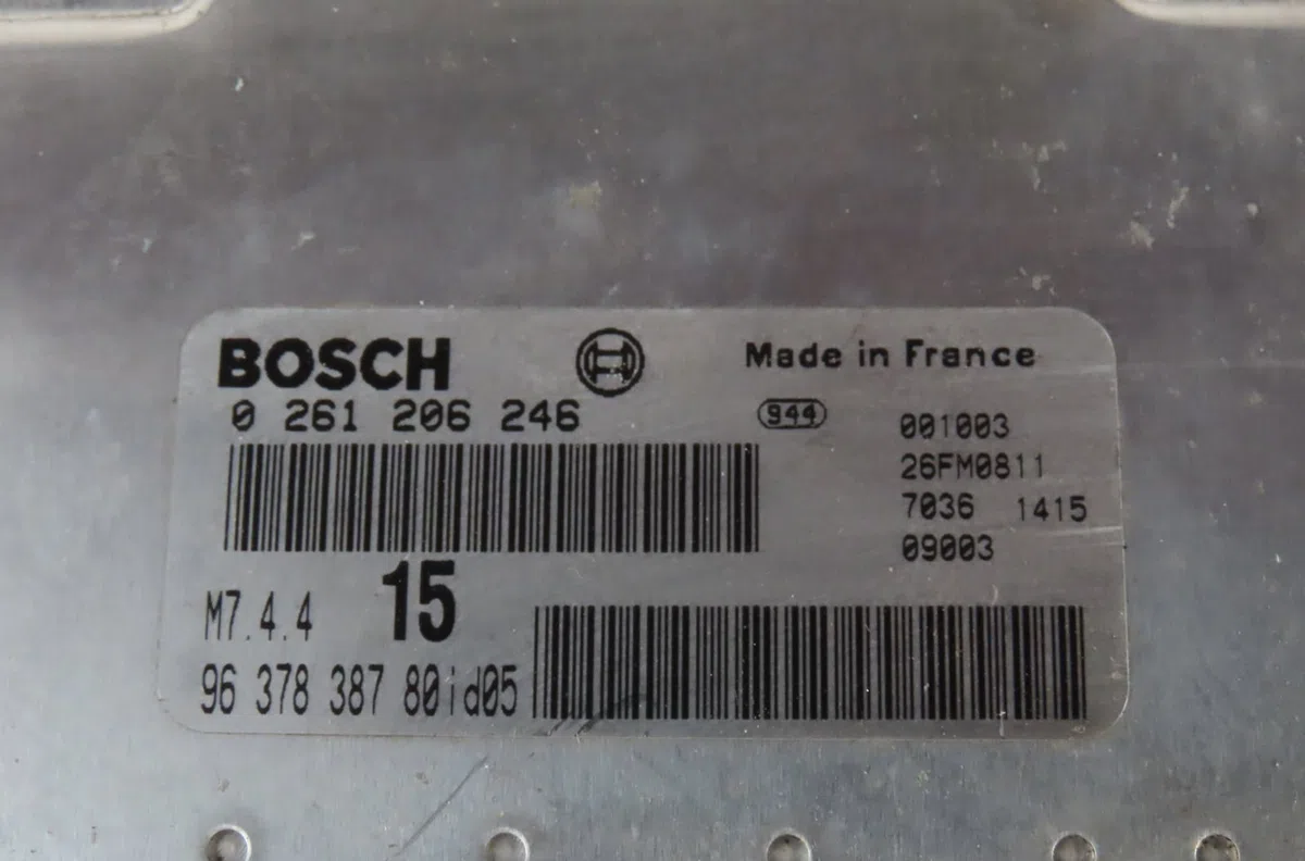 Calculateur moteur Peugeot 106 II (1A_, 1C_) 1.1 i (1996-2004) occasion — photo 2
