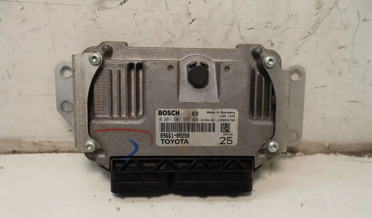 Calculateur moteur Peugeot 107 (PM_, PN_) 1.0 (2005-2014) 3 portes occasion