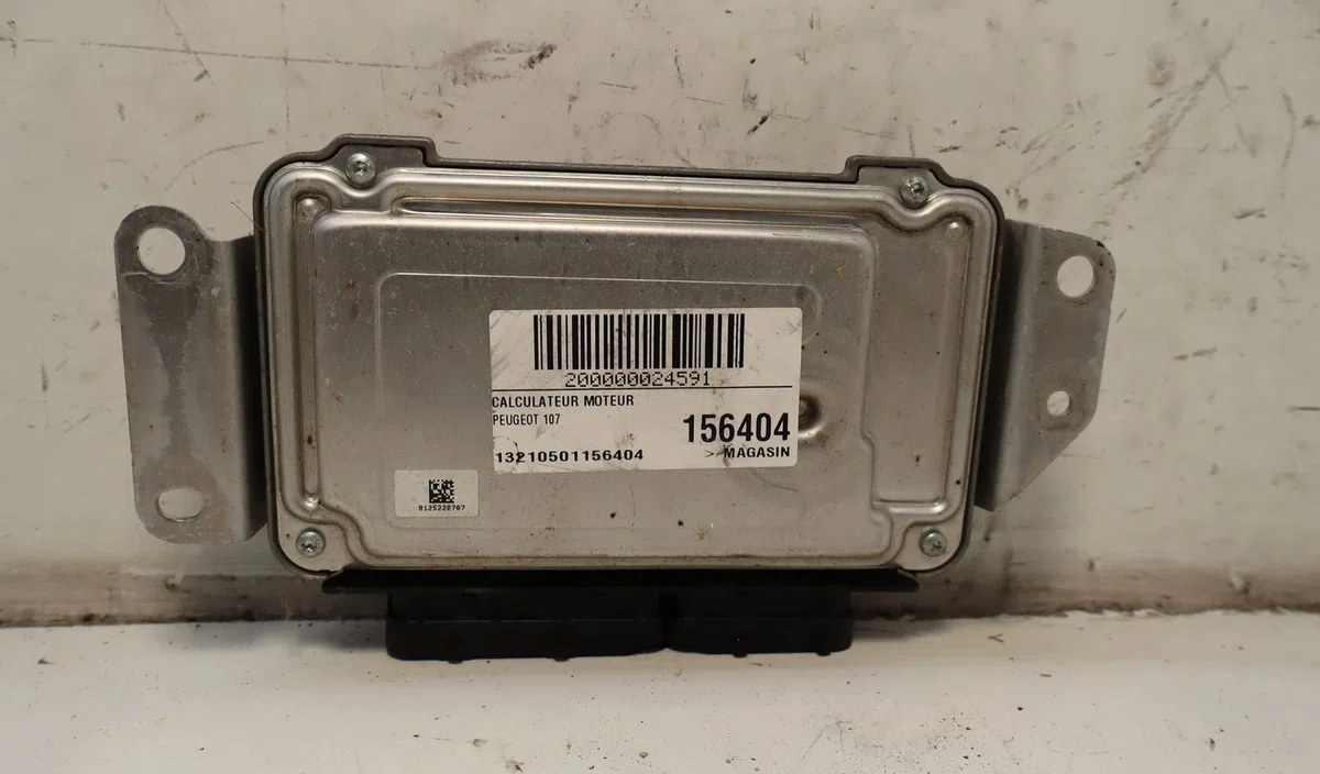 Calculateur moteur Peugeot 107 (PM_, PN_) 1.0 (2005-2014) 3 portes occasion — photo 2