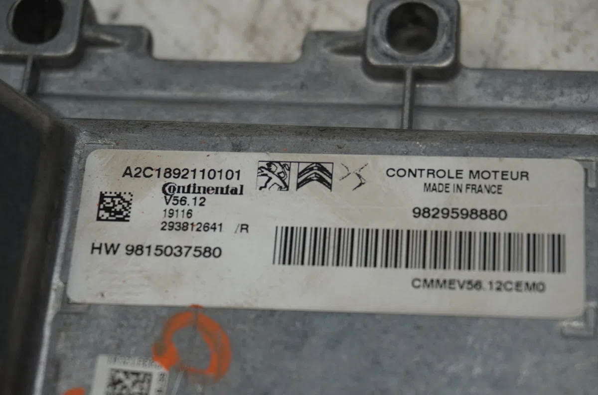 Calculateur moteur Peugeot 2008 I (CU_) 1.2 puretech 82 (2018-2019) occasion — photo 4