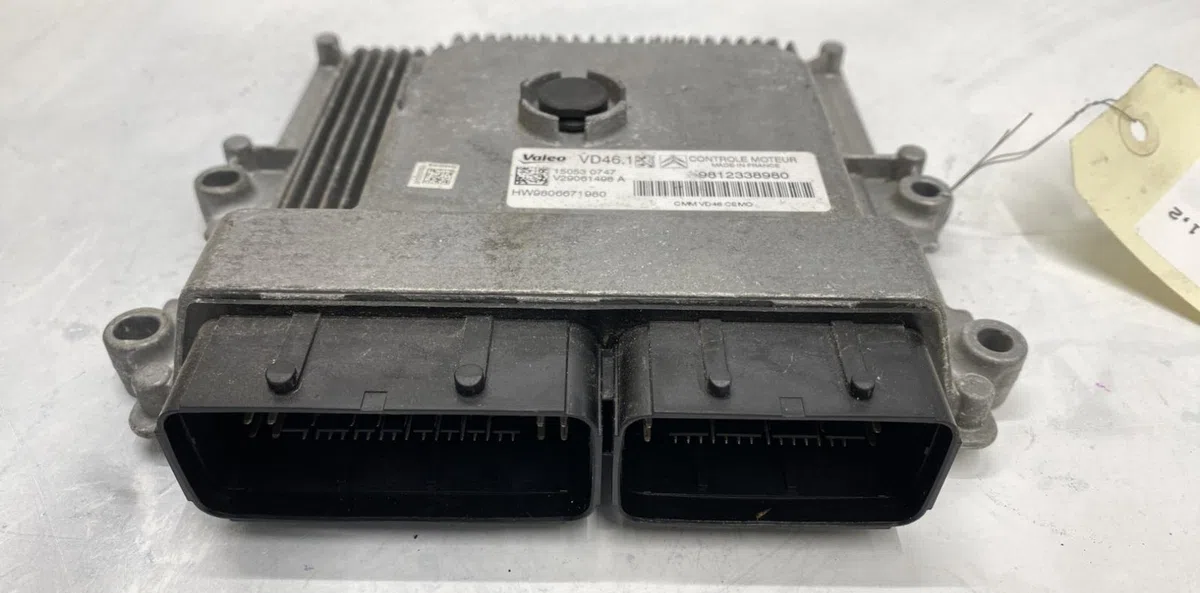 Calculateur moteur Peugeot 2008 I (CU_) 1.2 thp 110 - puretech 110 (2015) 5 portes occasion — photo 4