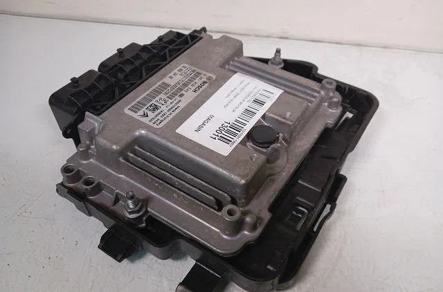 Calculateur moteur Peugeot 2008 I (CU_) 1.6 hdi (2013) occasion — photo 2