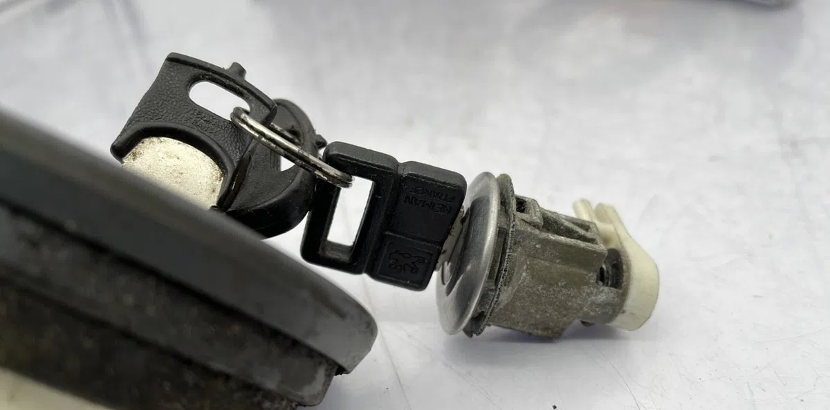 Calculateur moteur PEUGEOT 205 PHASE 2 occasion — photo 4