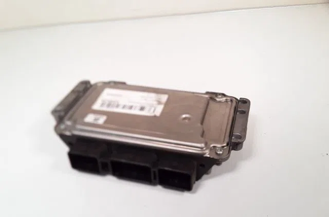 Calculateur moteur PEUGEOT 206 2006 occasion