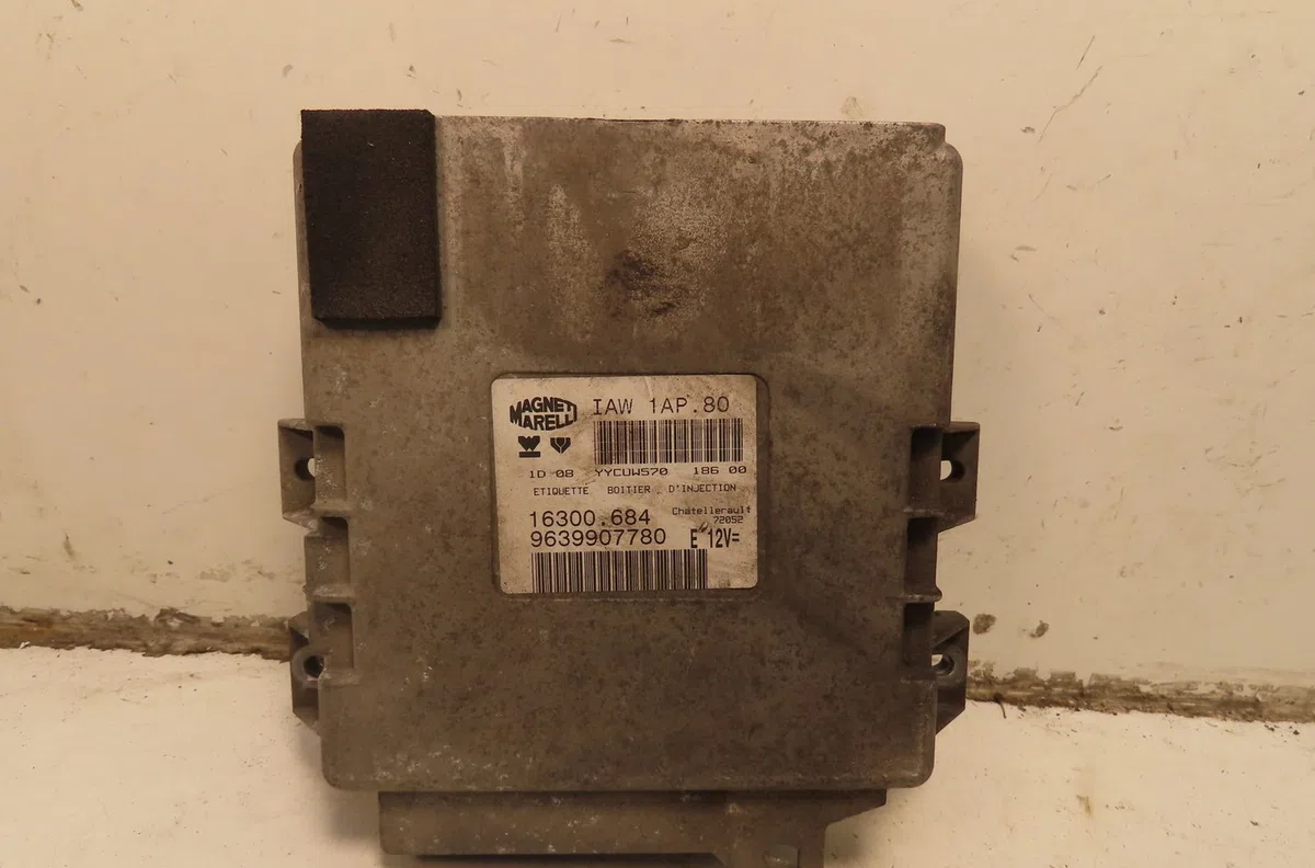 Calculateur moteur Peugeot 206 3-5 portes (2A-C) 1.1 i (1998-2007) occasion
