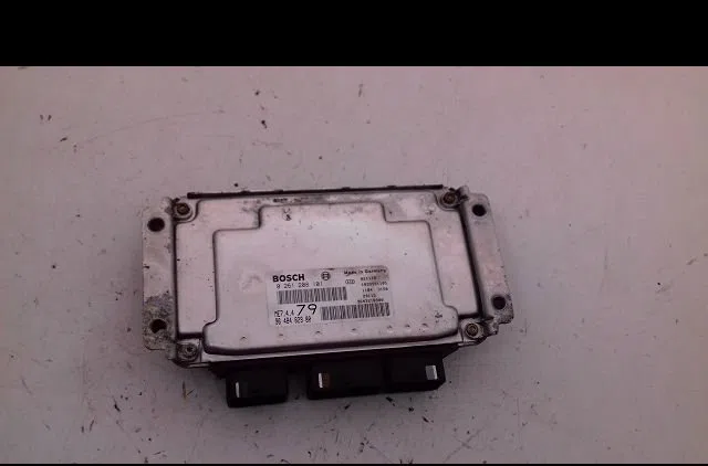 Calculateur moteur Peugeot 206 3-5 portes (2A-C) 1.6 16v (2000-2009) 3 portes occasion — photo 2
