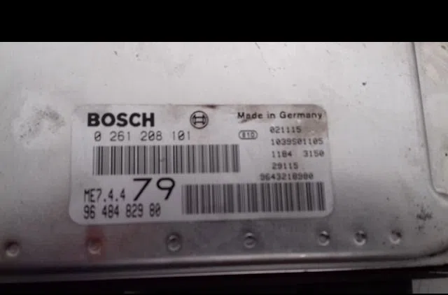 Calculateur moteur Peugeot 206 3-5 portes (2A-C) 1.6 16v (2000-2009) 3 portes occasion — photo 3