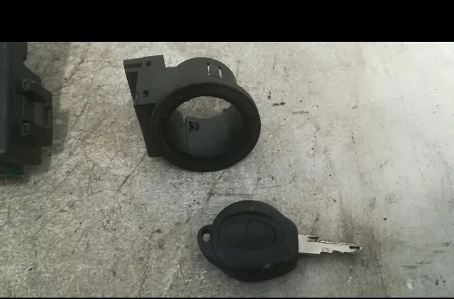 Calculateur moteur Peugeot 206 3-5 portes (2A-C) 1.9 d (1998-2001) 5 portes occasion — photo 2