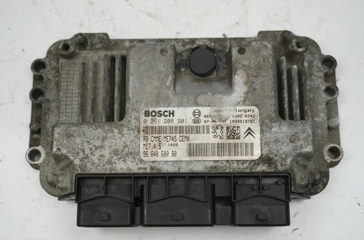 Calculateur moteur Peugeot 206 A trois volumes 1.6 16v (2007) occasion