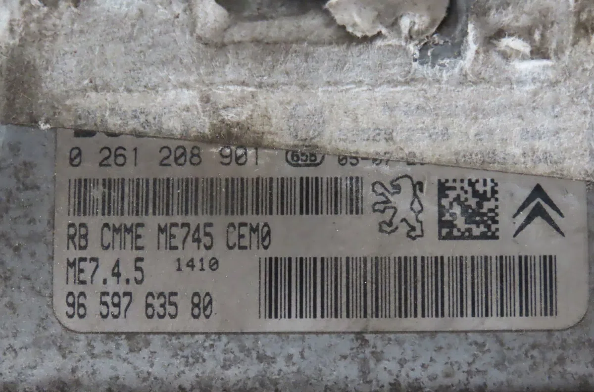 Calculateur moteur Peugeot 206 CC (2D) 1.6 16v (2dnfuf, 2dnfur) (2000-2007) 2 portes occasion — photo 2