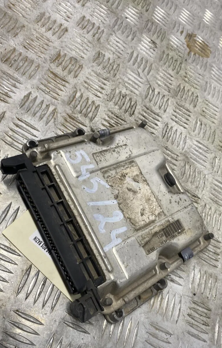 Calculateur moteur PEUGEOT 206 PHASE 1 occasion — photo 4