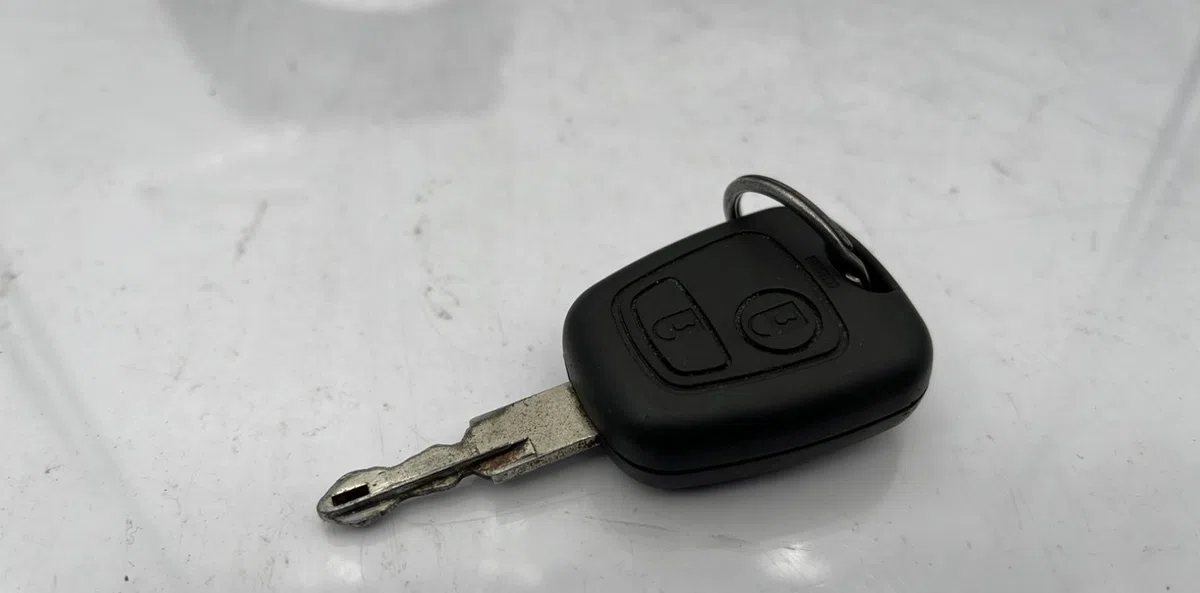 Calculateur moteur PEUGEOT 206 PHASE 1 occasion — photo 4