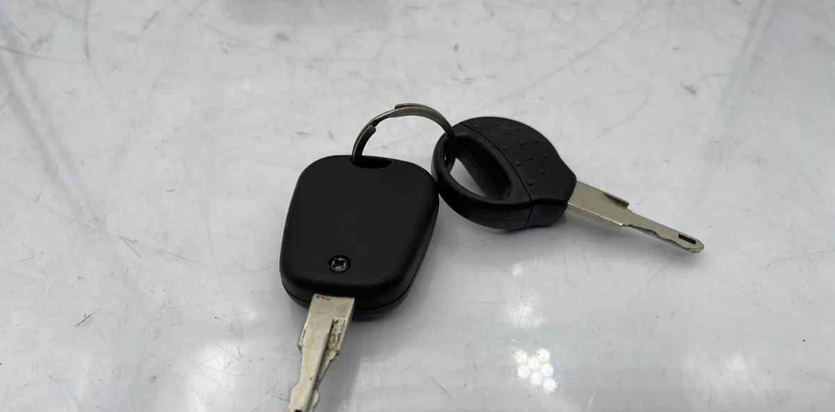 Calculateur moteur PEUGEOT 206 PHASE 1 occasion — photo 3