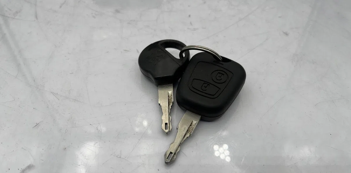 Calculateur moteur PEUGEOT 206 PHASE 1 occasion — photo 4