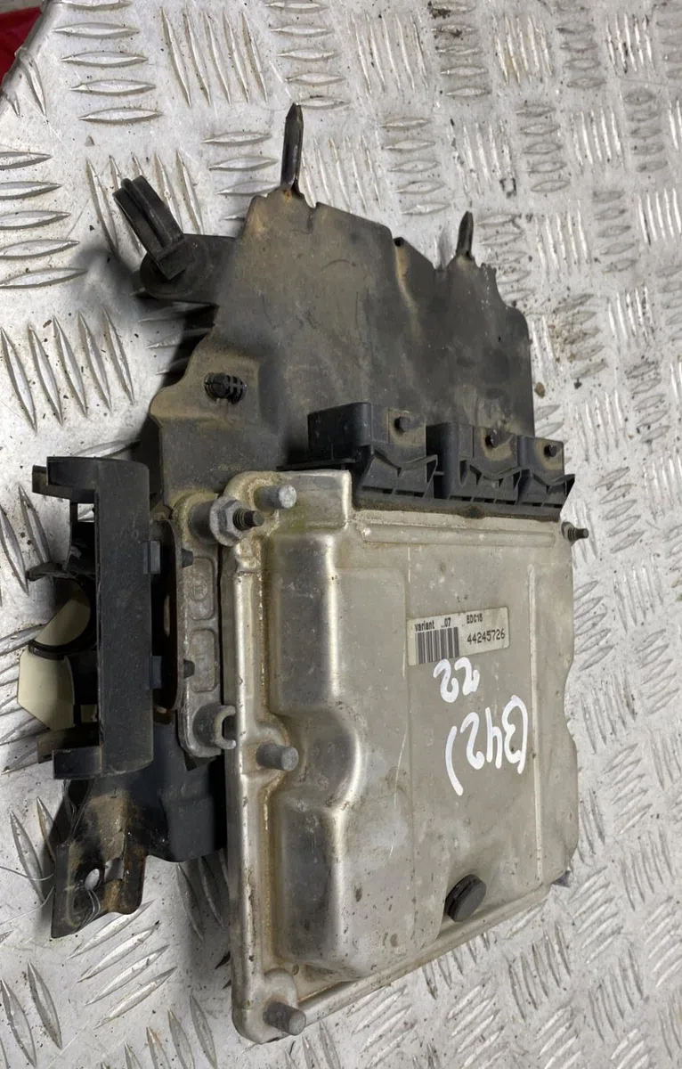 Calculateur moteur PEUGEOT 206 PHASE 2 BREAK occasion — photo 3