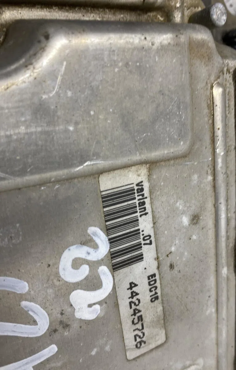 Calculateur moteur PEUGEOT 206 PHASE 2 BREAK occasion — photo 4